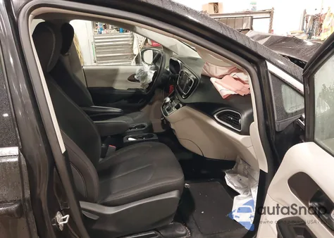 2022 Chrysler Voyager Lx из США, поврежденный, VIN 2C4RC1CG3NR204348